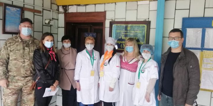 Сьогодні, 03.06.2021 року, мобільною бригадою КНП «ЦПМСД» м. Торецька було вакциновано проти COVID-19 колектив ДУ «Торецька виправна колонія (№2)» у кількості 56 осіб.