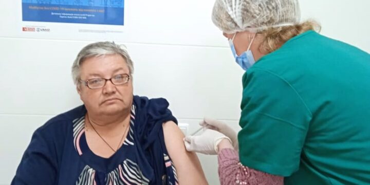 Важливо пройти повний курс вакцинації від Covid-19 – крім первинного курсу, не забути про 2 бустерні щеплення