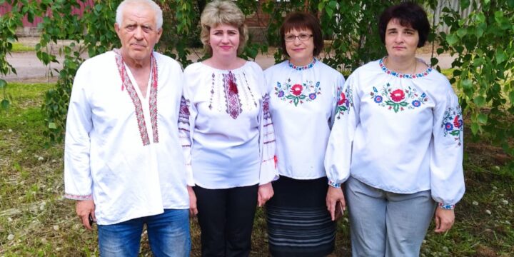 Вишиванка — традиційний український одяг і разом з тим національний символ