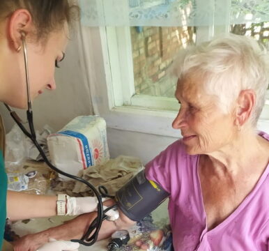 Мобільна паліативна бригада продовжує надавати медичну допомогу