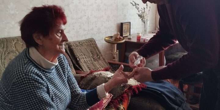 Пацієнт може отримати паліативні послуги у стаціонарі або викликати мобільну бригаду