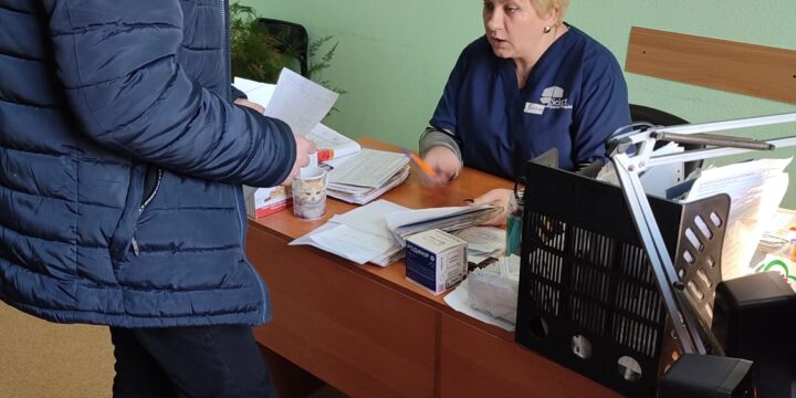 Лікарі Центру сімейної медицини м. Торецька працюють та надають медичну допомогу