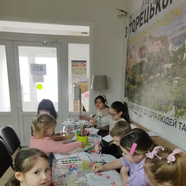 Продовжуємо разом дарувати позитивні емоції та щасливі посмішки дітям з Торецької громади