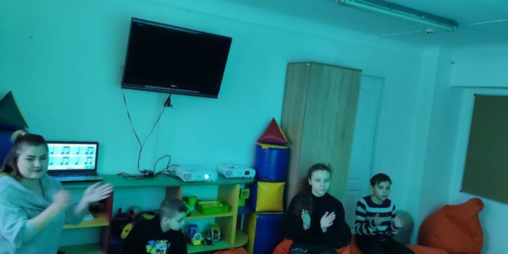 На базі Гуманітарного хабу в м.Дніпро для дітей Торецької громади відбулася творча зустріч