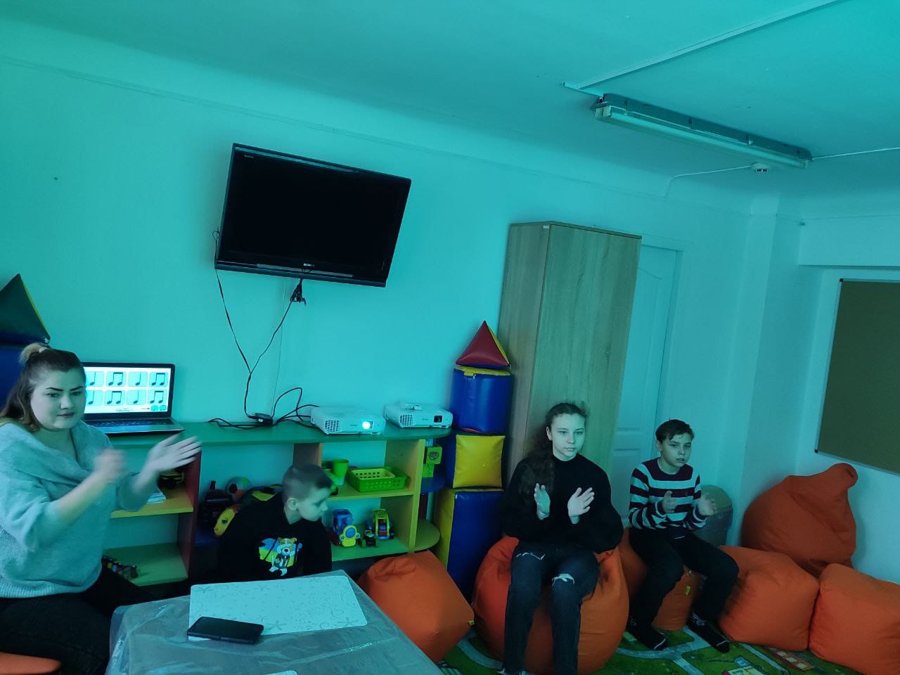 На базі Гуманітарного хабу в м.Дніпро для дітей Торецької громади відбулася творча зустріч