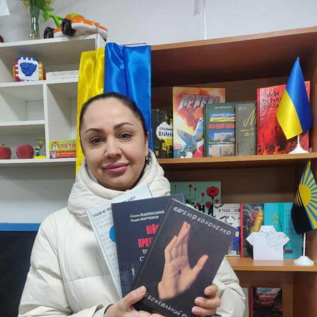 У гуманітарному центрі «З Торецьком у серці» м. Черкаси з нагоди Дня українського добровольця проведено патріотичну годину «Герої нескореної України»