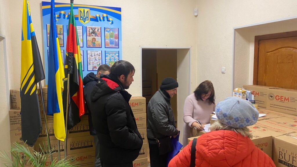 Продовжується ДОДАТКОВА видача гуманітарної допомоги мешканцям Торецької громади, які зараз тимчасово проживають у Києві та області