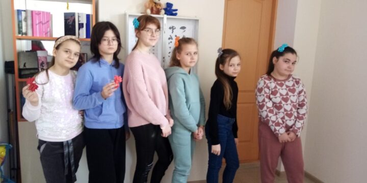 Майстер – клас «Блискучі заколки із фоамірану»