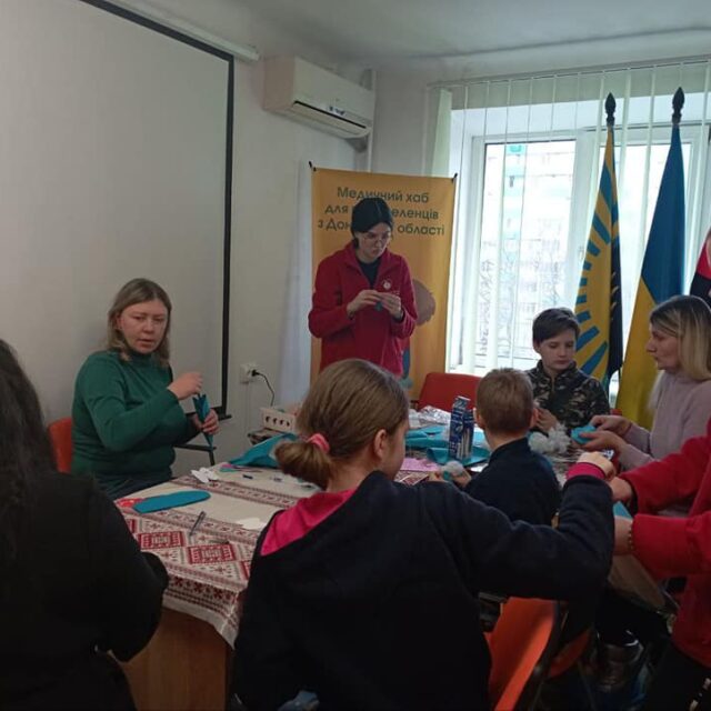 Пройшов майстер-клас з виготовлення м'якої іграшки з фетру